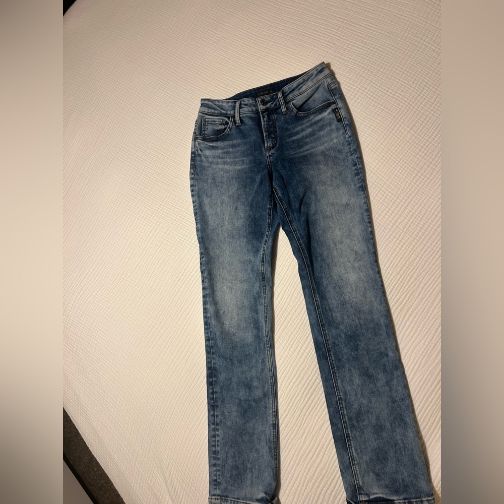 Silver Jeans Women's Straight Leg in Faded Blue